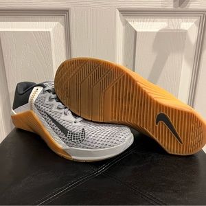 Metcon 6 Smoke Grey Gum SZ 9